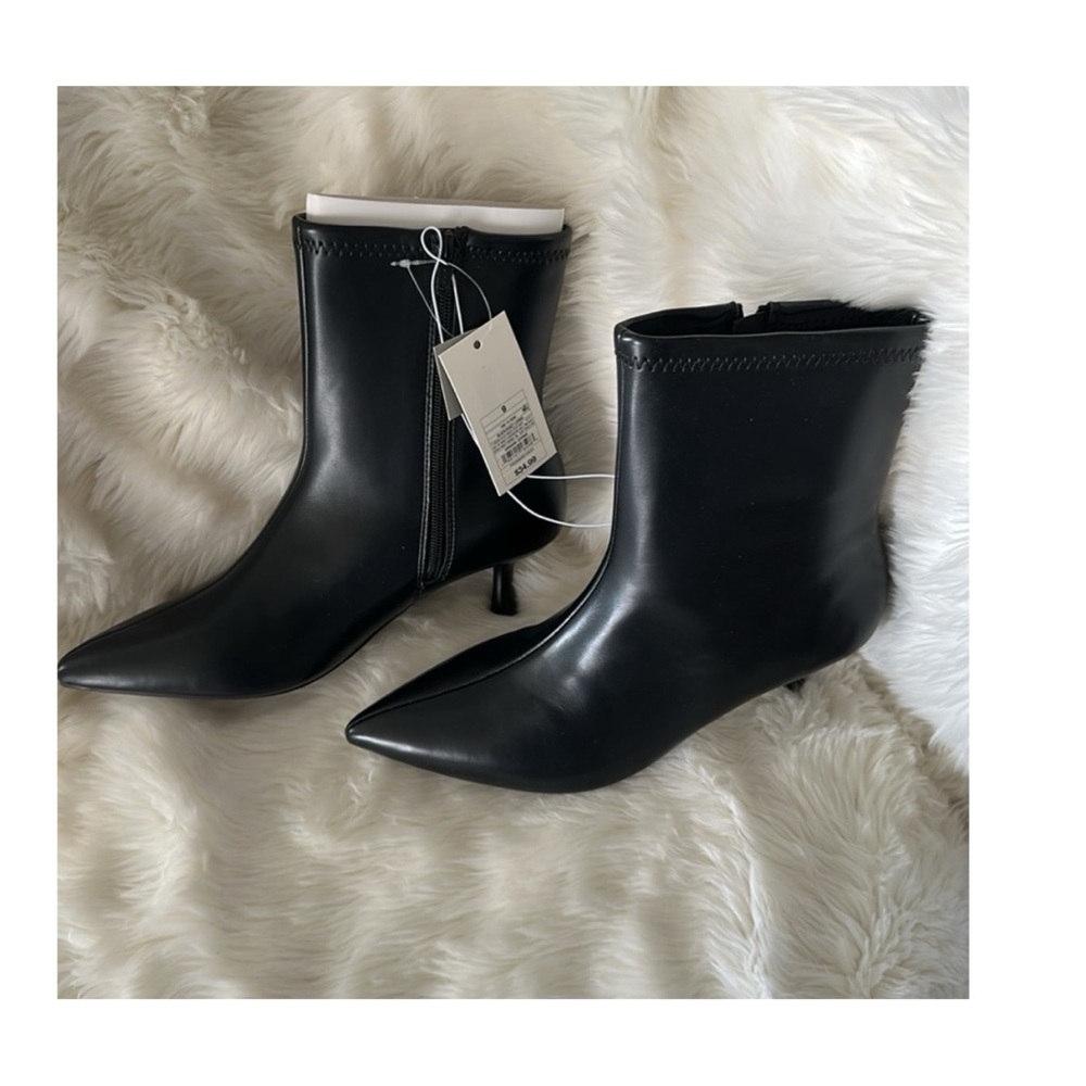 🆕 New Women's Lonnie Kitten Heel Stretch
Ankle Boots - A New Day Black Size 9 - Picture 3 of 7